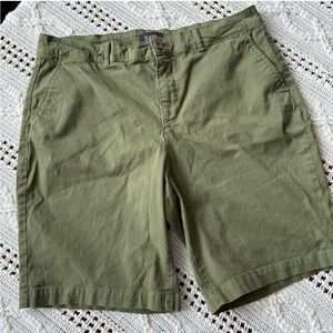 NYDJ Green Flat Front Shorts Casual Style